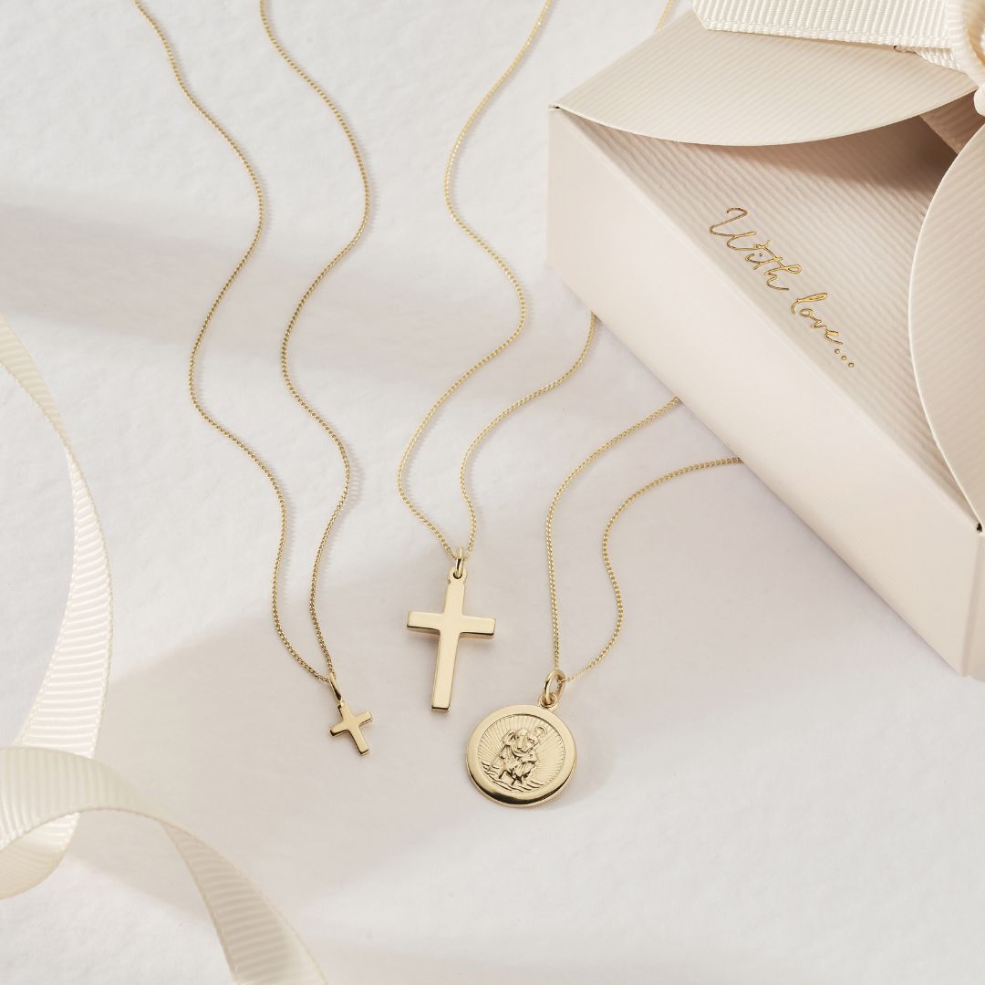 Halskette mit kleinem Kreuz aus massivem Gold