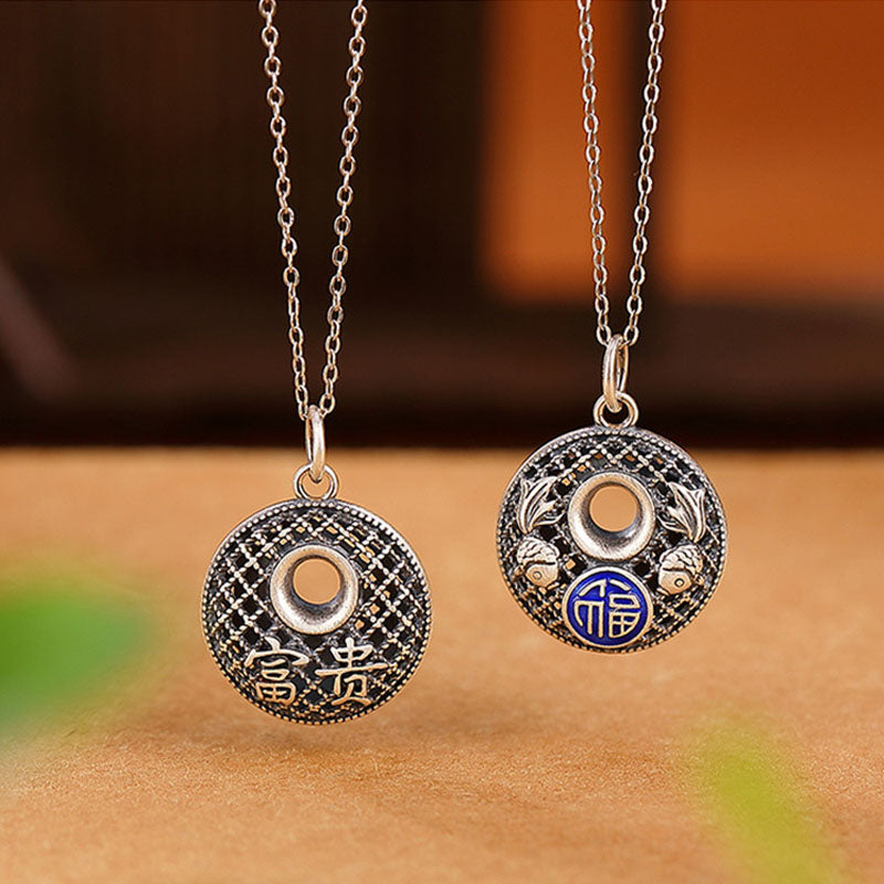 Collar con colgante de plata de ley 999 con diseño de pez koi y símbolo de la paz de loto y riqueza.