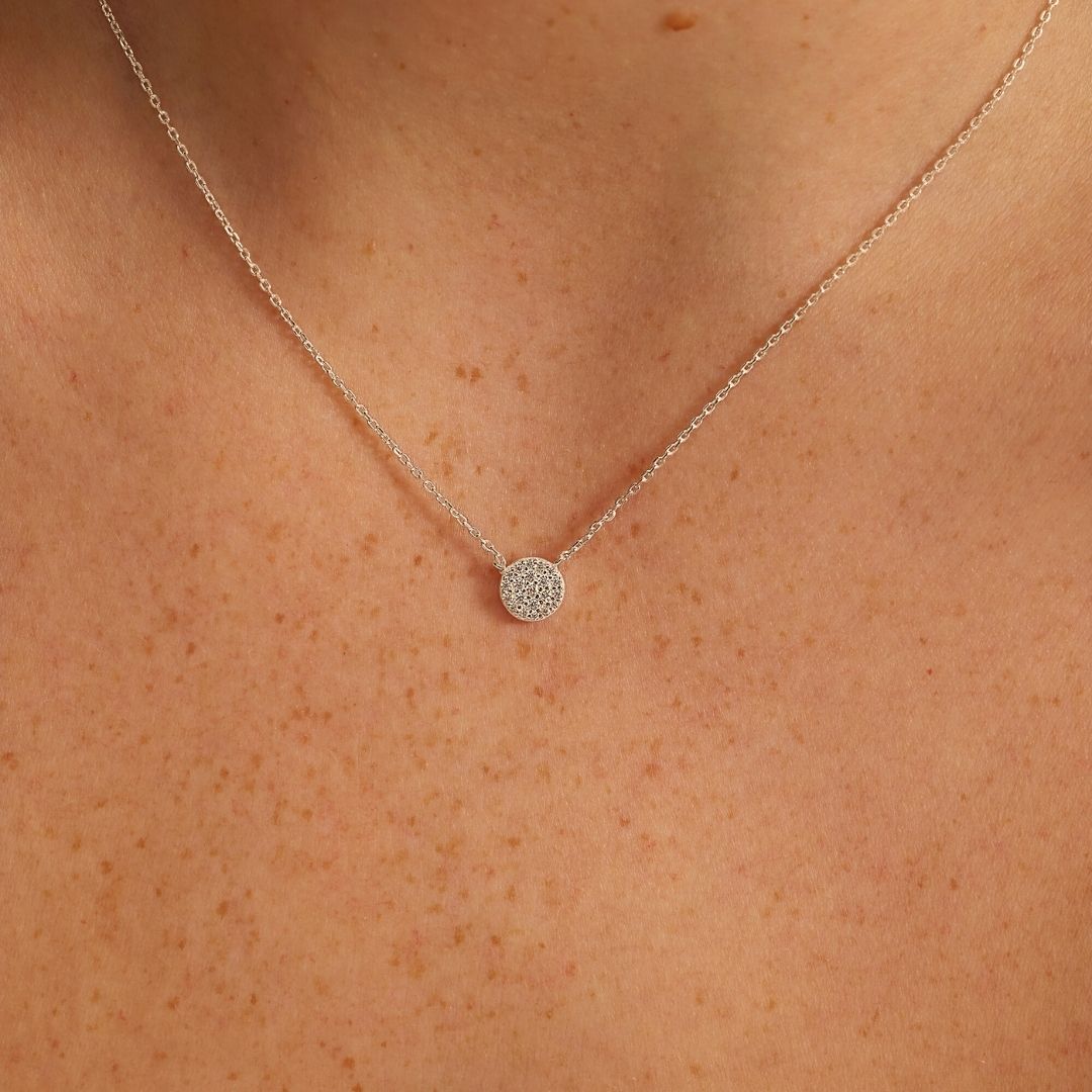 Collar circular con diamantes de plata