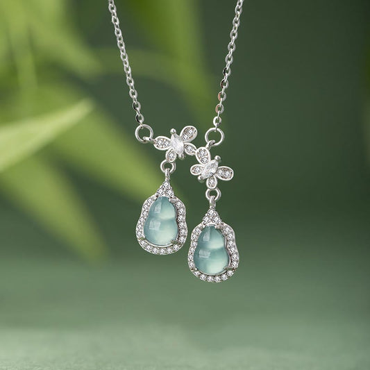 Collar con colgante de mariposa de la suerte con doble calabaza de jade verde y piedras de Buda en plata de ley 925
