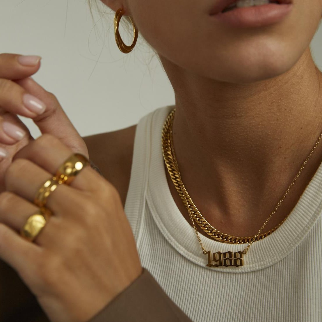 Collar del año de nacimiento de Talia