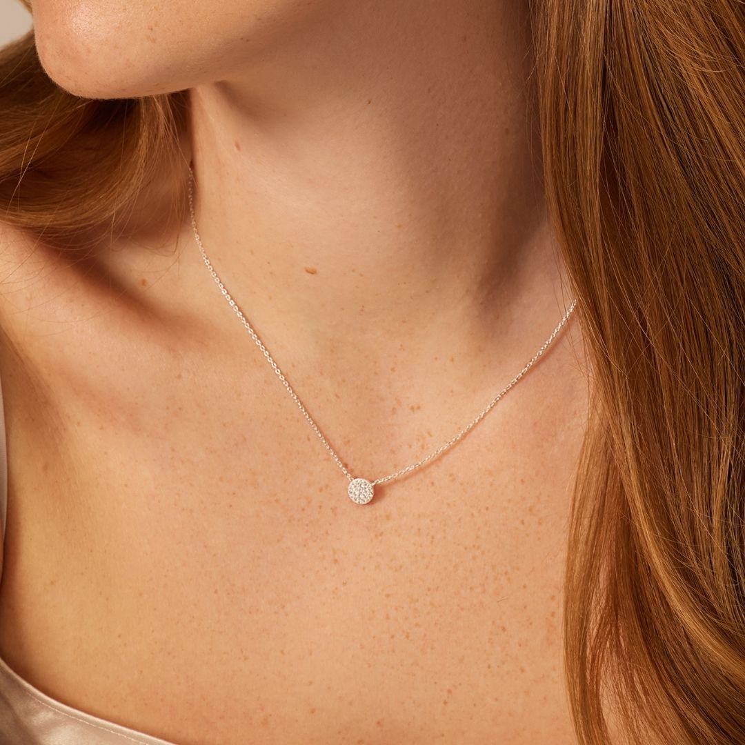Collar circular con diamantes de plata