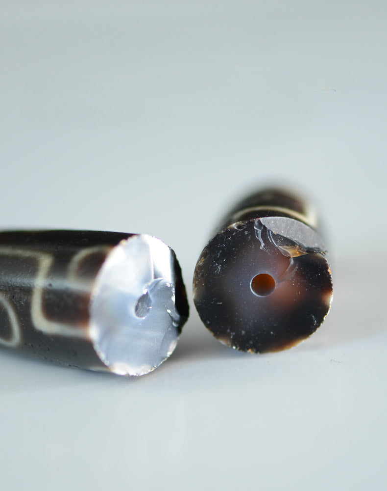 Tibetan Dzi Bead Pendant Agate, Length 58mm and Width 13mm, Totem Random - Touch Bling