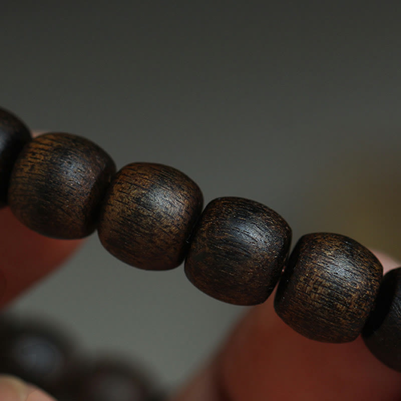 Buddha Stones Seltenes Brunei-Adlerholz-Bernstein-Armband mit Balance, Frieden und Ruhe