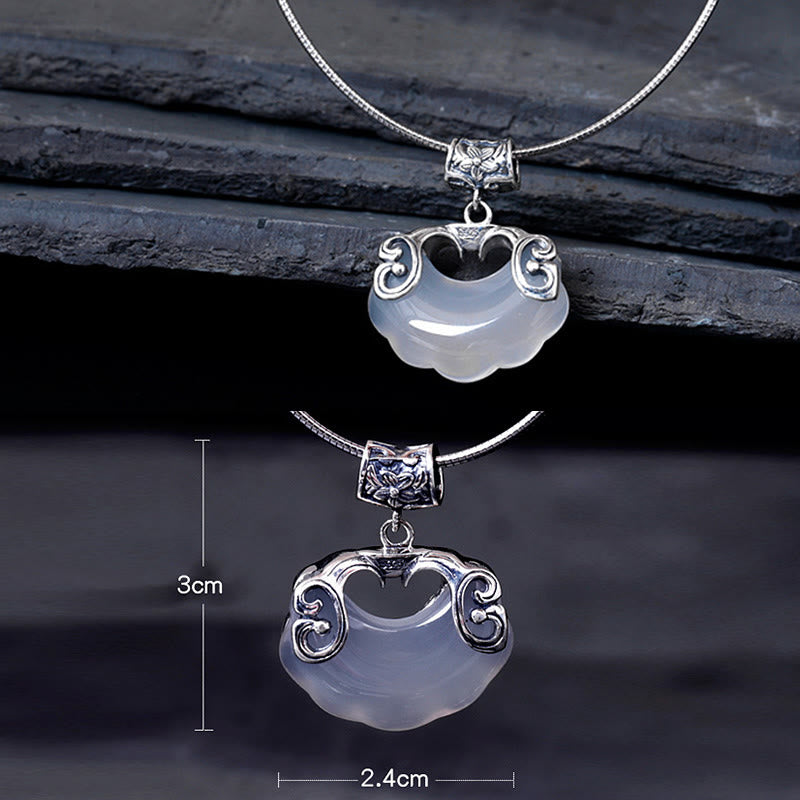 Collar con colgante de pez koi y candado de buenos deseos de calcedonia natural en plata de ley 925 con piedras de Buda