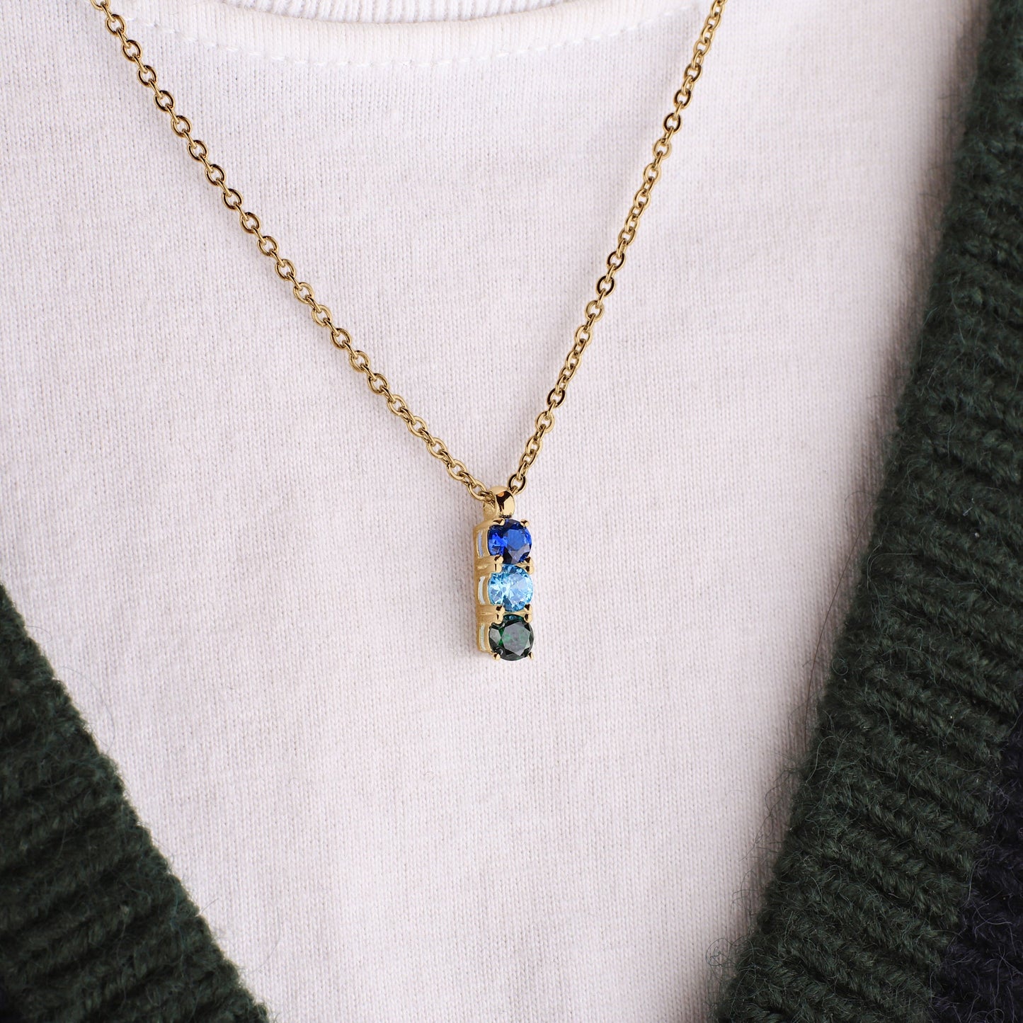 Collar con piedra de nacimiento familiar