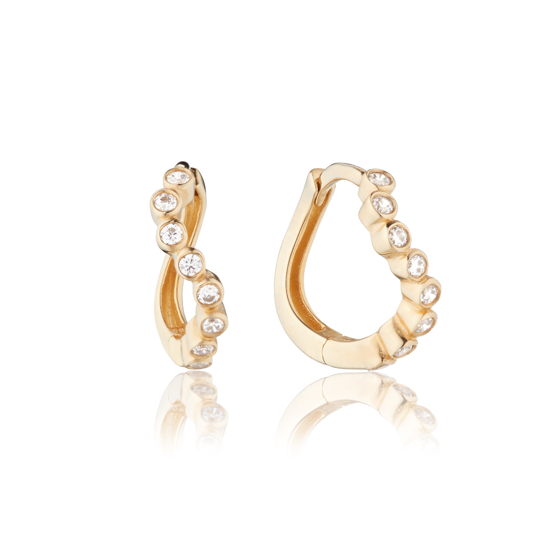 Goldene Huggie-Creolen im Diamant-Stil mit Wellendesign