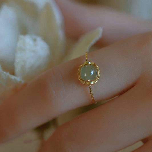 Buddha Stones 14 Karat vergoldeter runder Jadering für Glück und Wohlstand, verstellbar