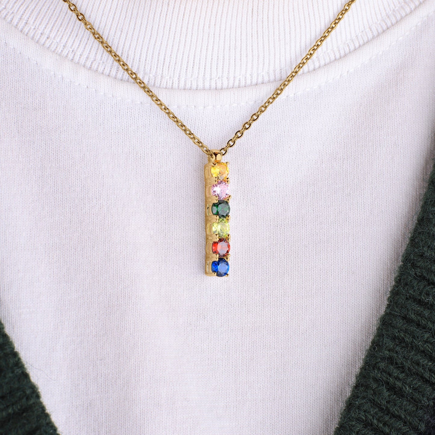 Collar con piedra de nacimiento familiar