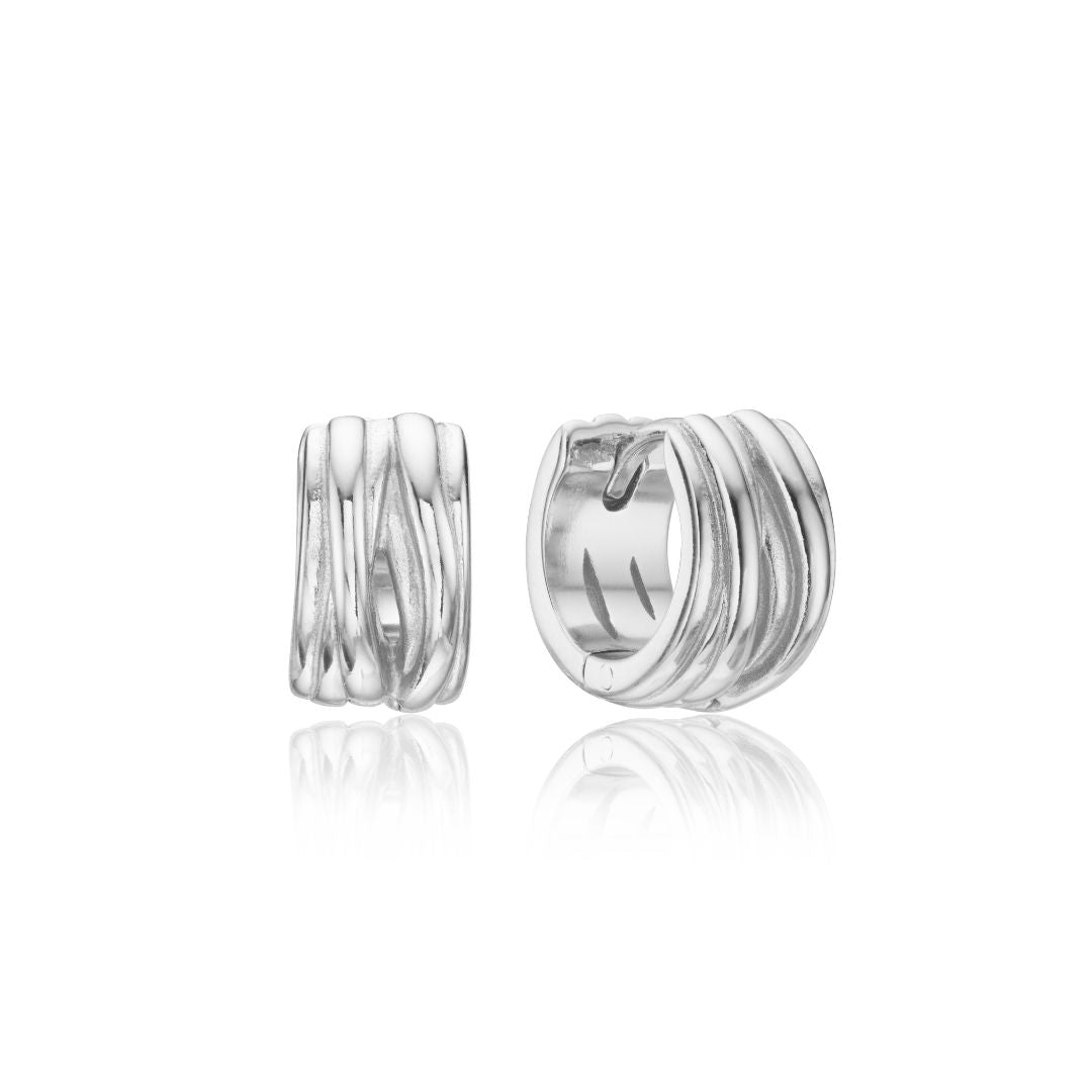 Pendientes de aro gruesos de plata con diseño acanalado