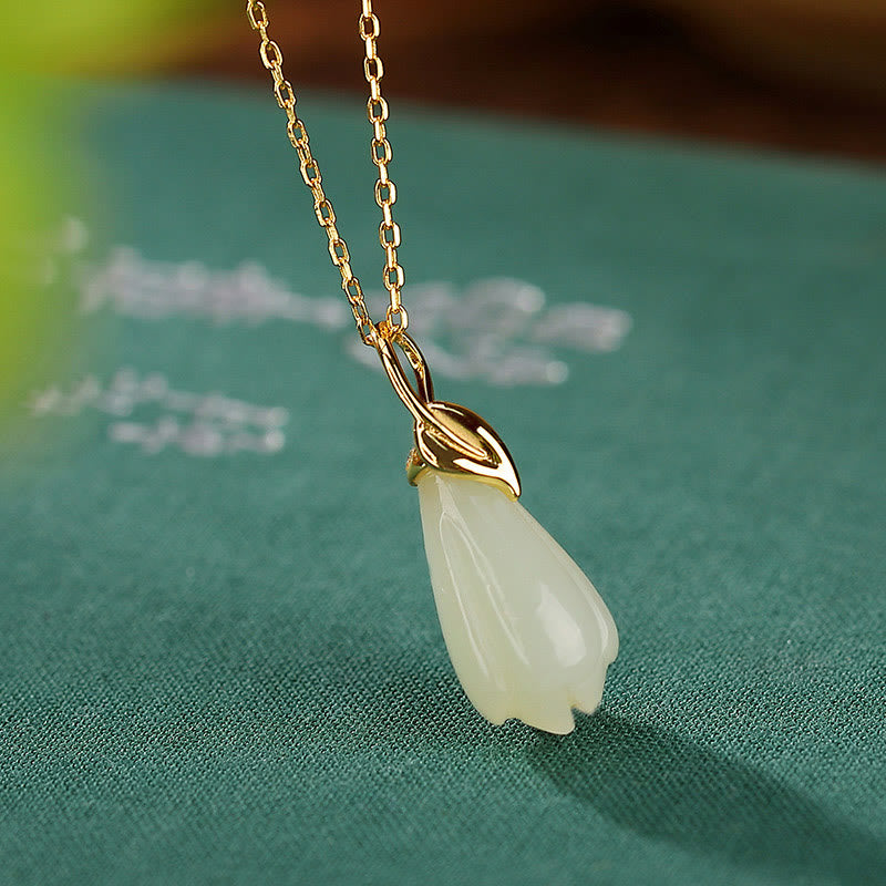Collar con colgante de flor de magnolia y jade hetiano natural bañado en oro y plata de ley 925 con piedras de Buda