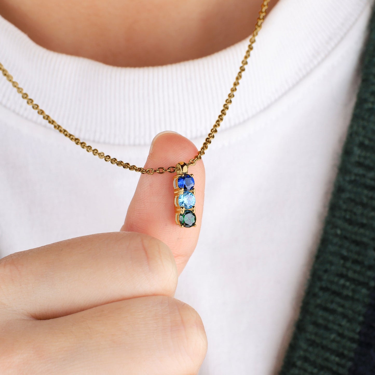 Collar con piedra de nacimiento familiar