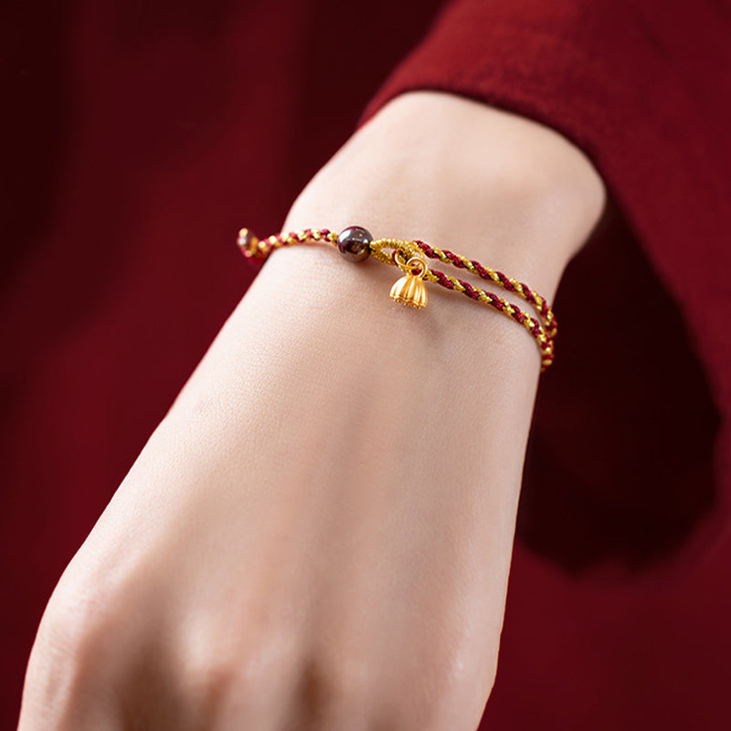 Pulsera trenzada con dije de paz y alegría de loto, hecha a mano con piedras de Buda y cuerda de oro rojo