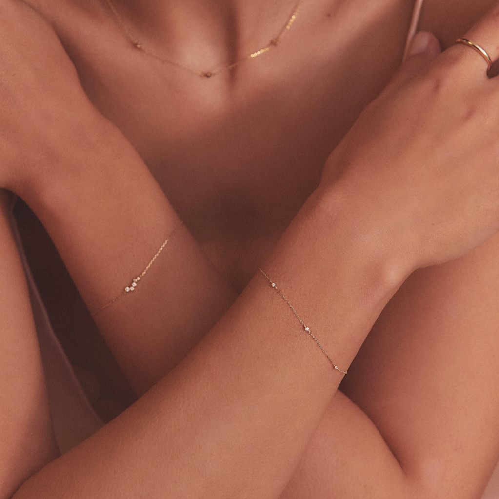 Silbernes Wellenarmband im Diamanten-Stil
