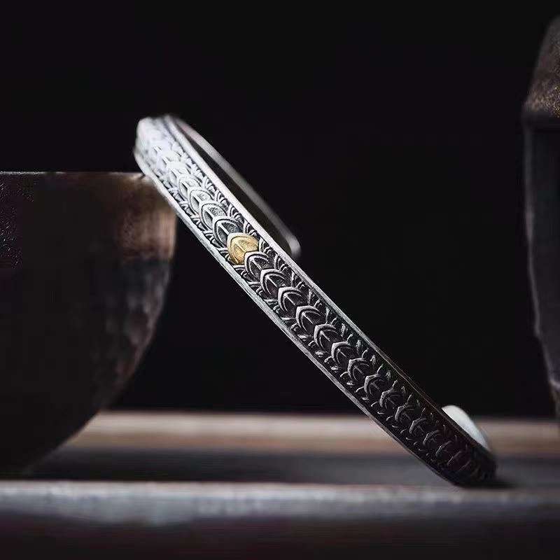 Brazalete de la suerte y la riqueza con diseño vintage de escamas de dragón y piedras de Buda