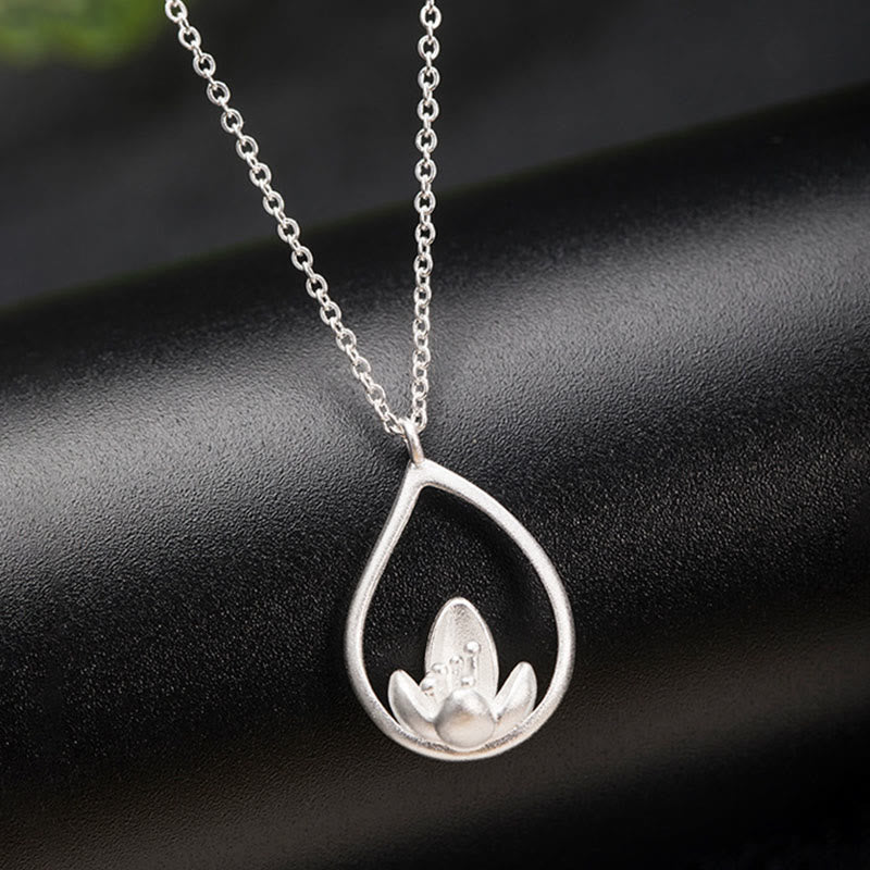 Collar con colgante de flor de loto y flor de loto de plata de ley 925 con piedras de Buda y diseño floral.