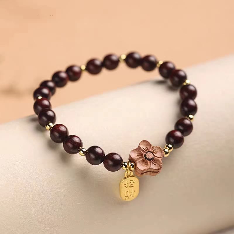 Pulsera de protección con dijes de Ruyi de sándalo rojo, hojas pequeñas y flor de melocotón de sándalo natural y piedras de Buda