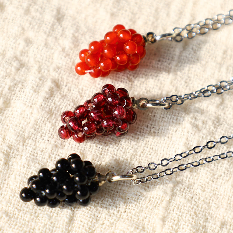 Buddha Stones Halskette mit Anhänger, natürlicher Granat, roter Achat, schwarzer Onyx