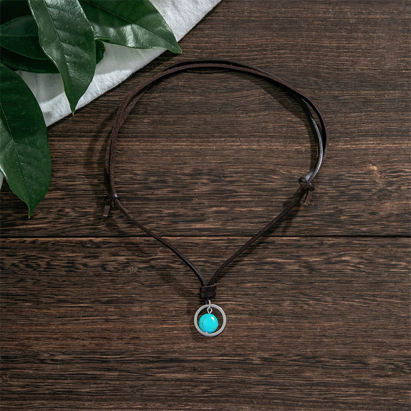 Collar con colgante de piedra turquesa redonda de Buda y fuerza protectora