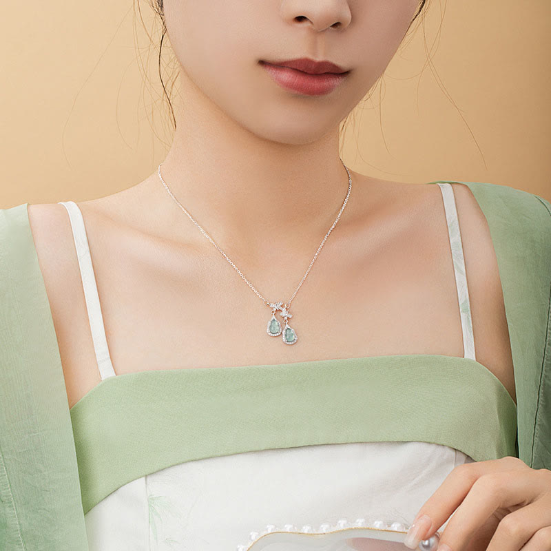 Collar con colgante de mariposa de la suerte con doble calabaza de jade verde y piedras de Buda en plata de ley 925