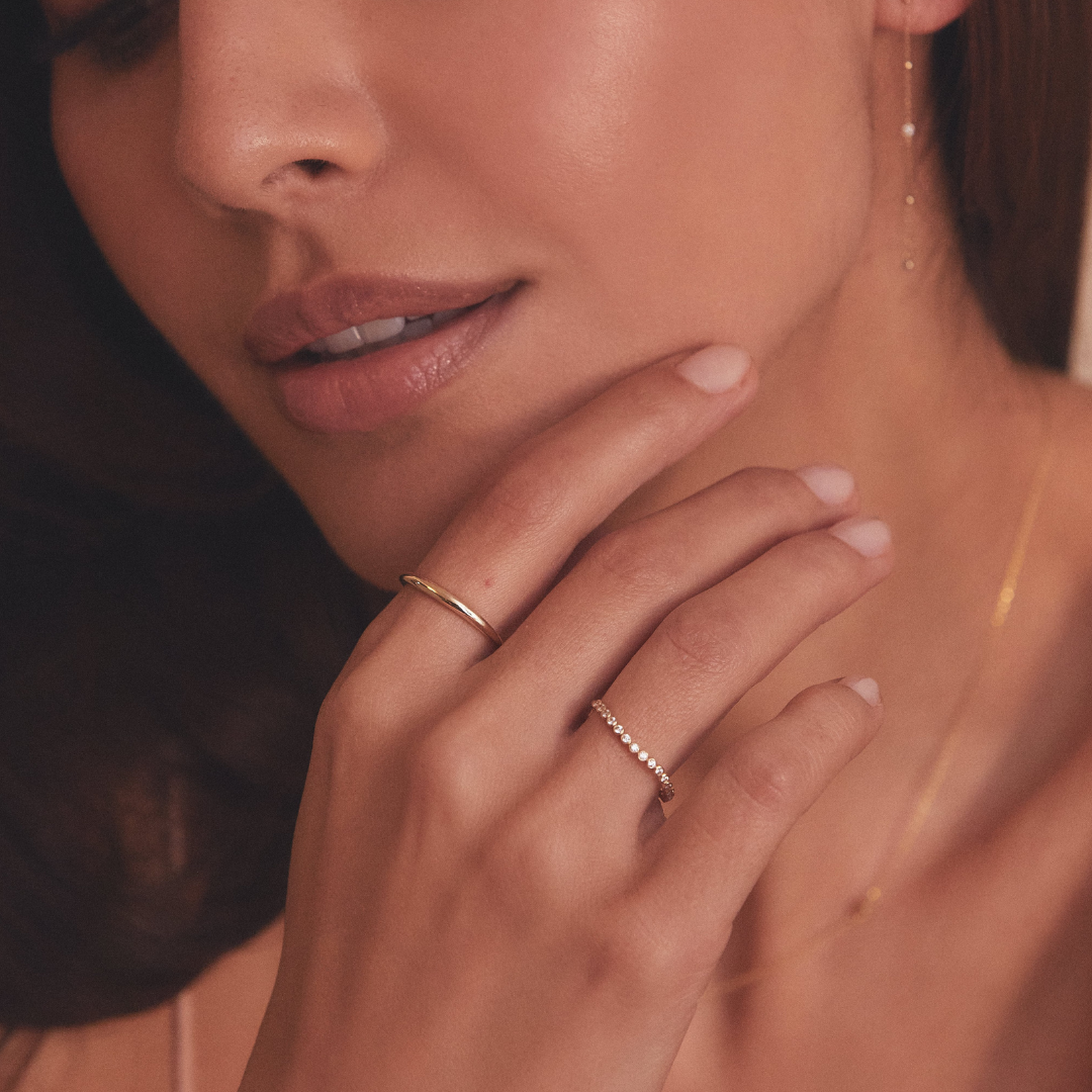 Anillo de diamantes estilo ola de plata