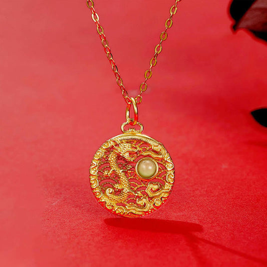 Collar con colgante de la suerte con incrustaciones de jade hetiano y nubes auspiciosas del Año del Dragón en plata de ley 925 con piedras de Buda
