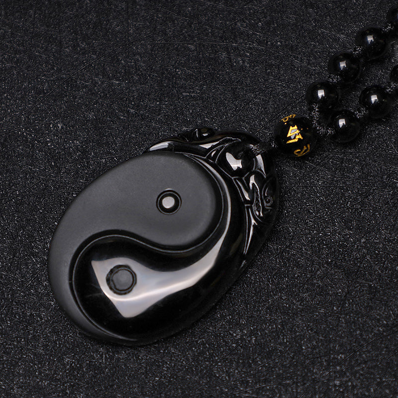 Collar con colgante de obsidiana negra natural con piedras de Buda que simboliza la fuerza y el cumplimiento del Yin Yang.