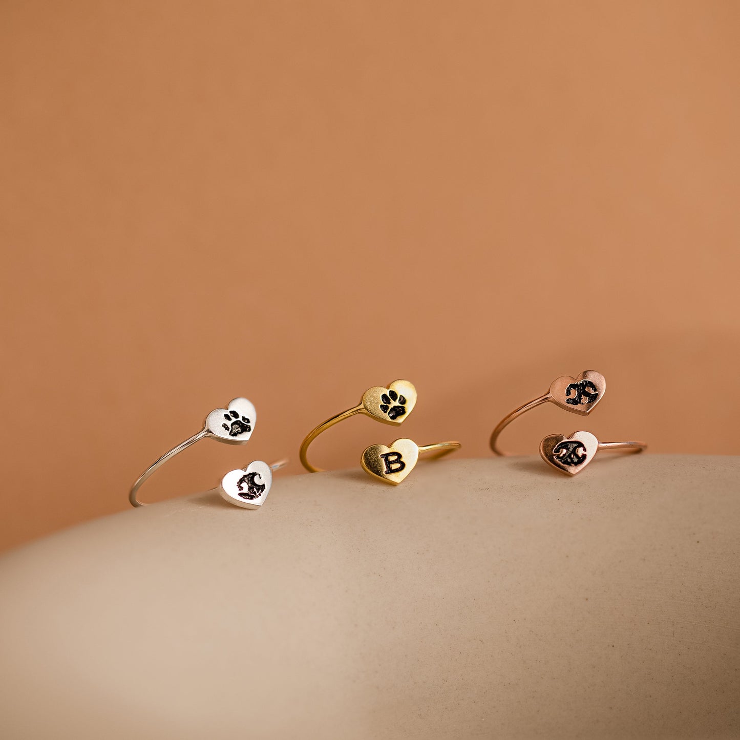 Anillo de corazón con estampado de pata Duo