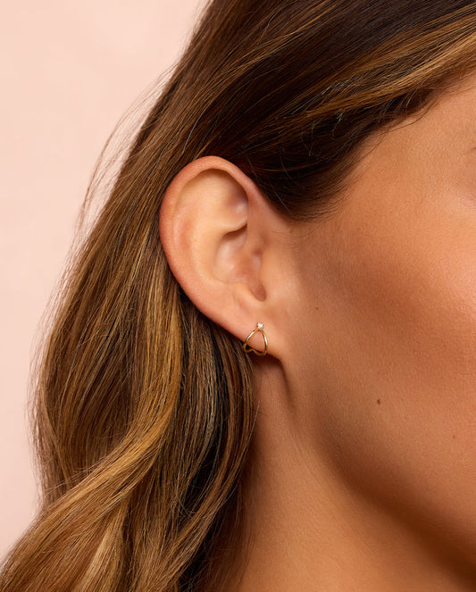 Huggies divididos con solitario de diamante