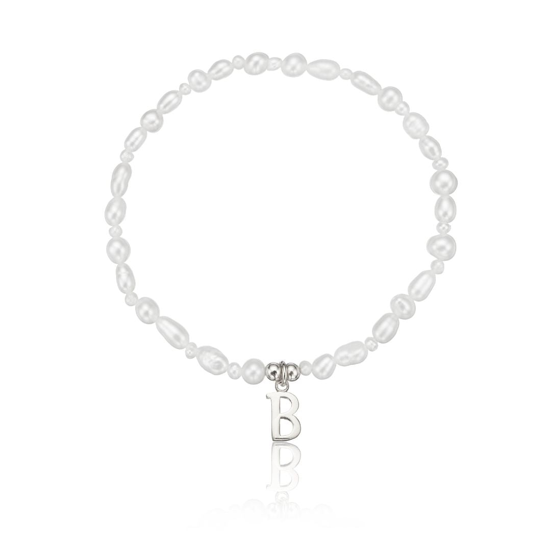 Silbernes Perlenarmband mit Anfangsbuchstaben
