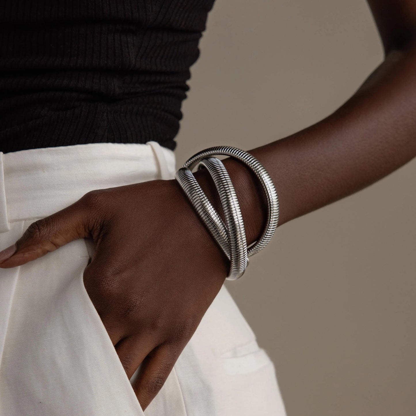 Ribbed Infinity Bangle