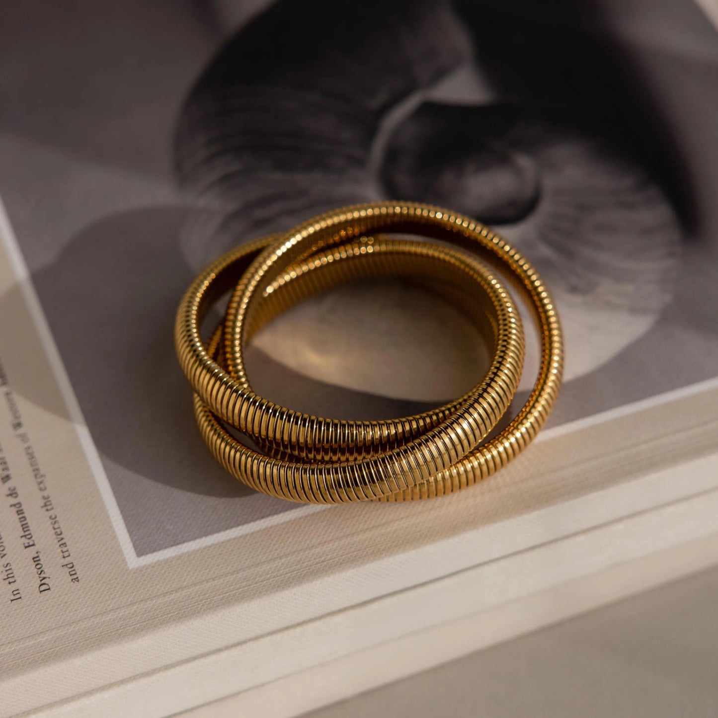Ribbed Infinity Bangle