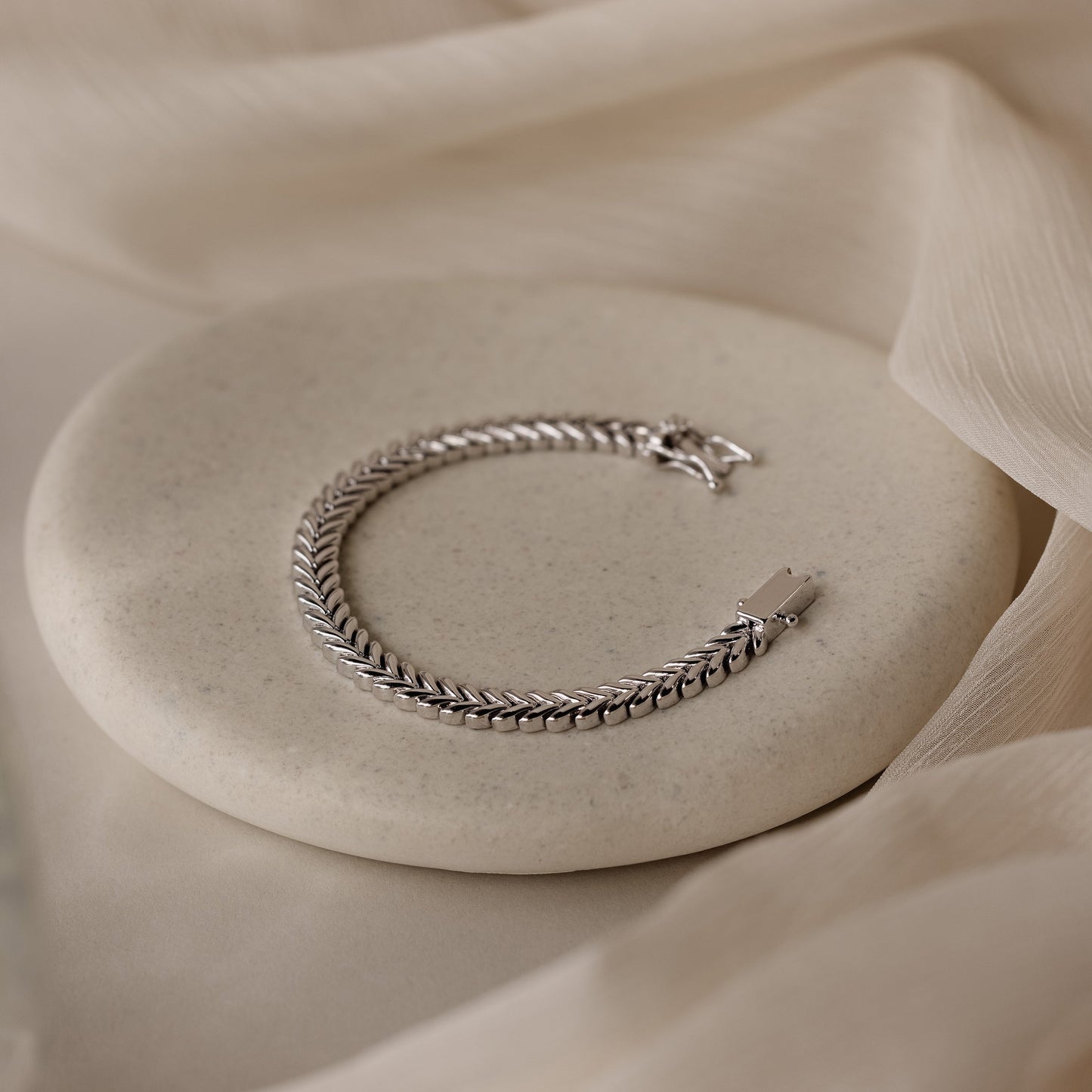V-Link Chain Tennis Bracelet