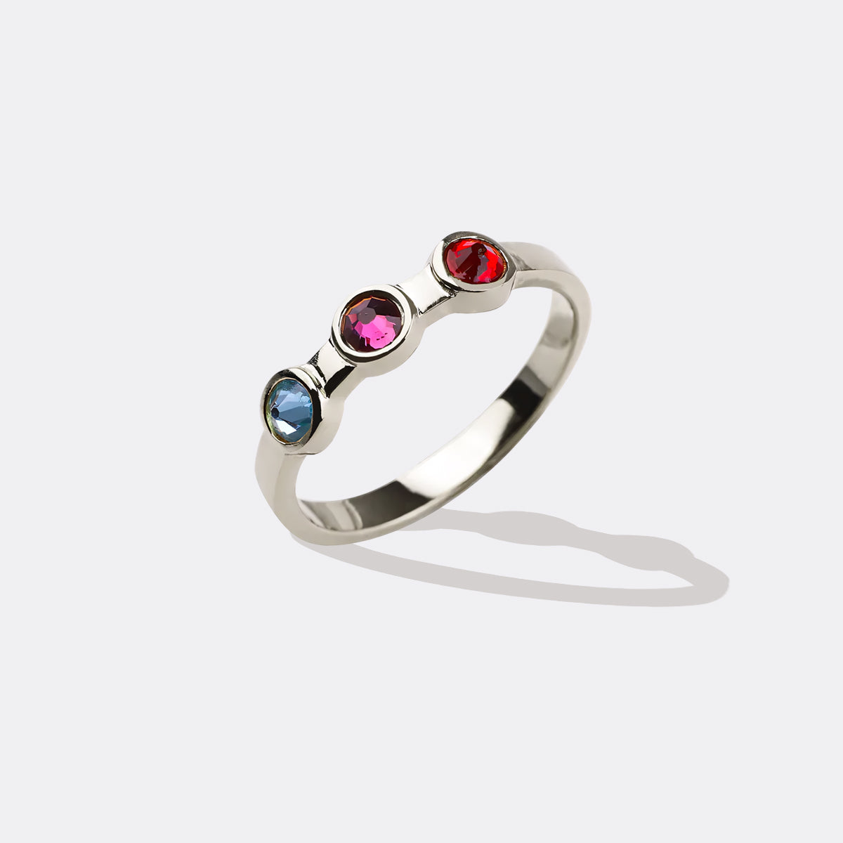 Zierlicher Ring mit 3 Geburtssteinen