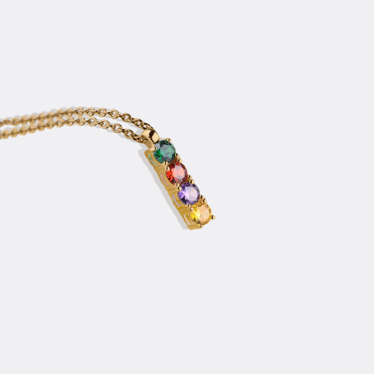 Collar con piedra de nacimiento familiar
