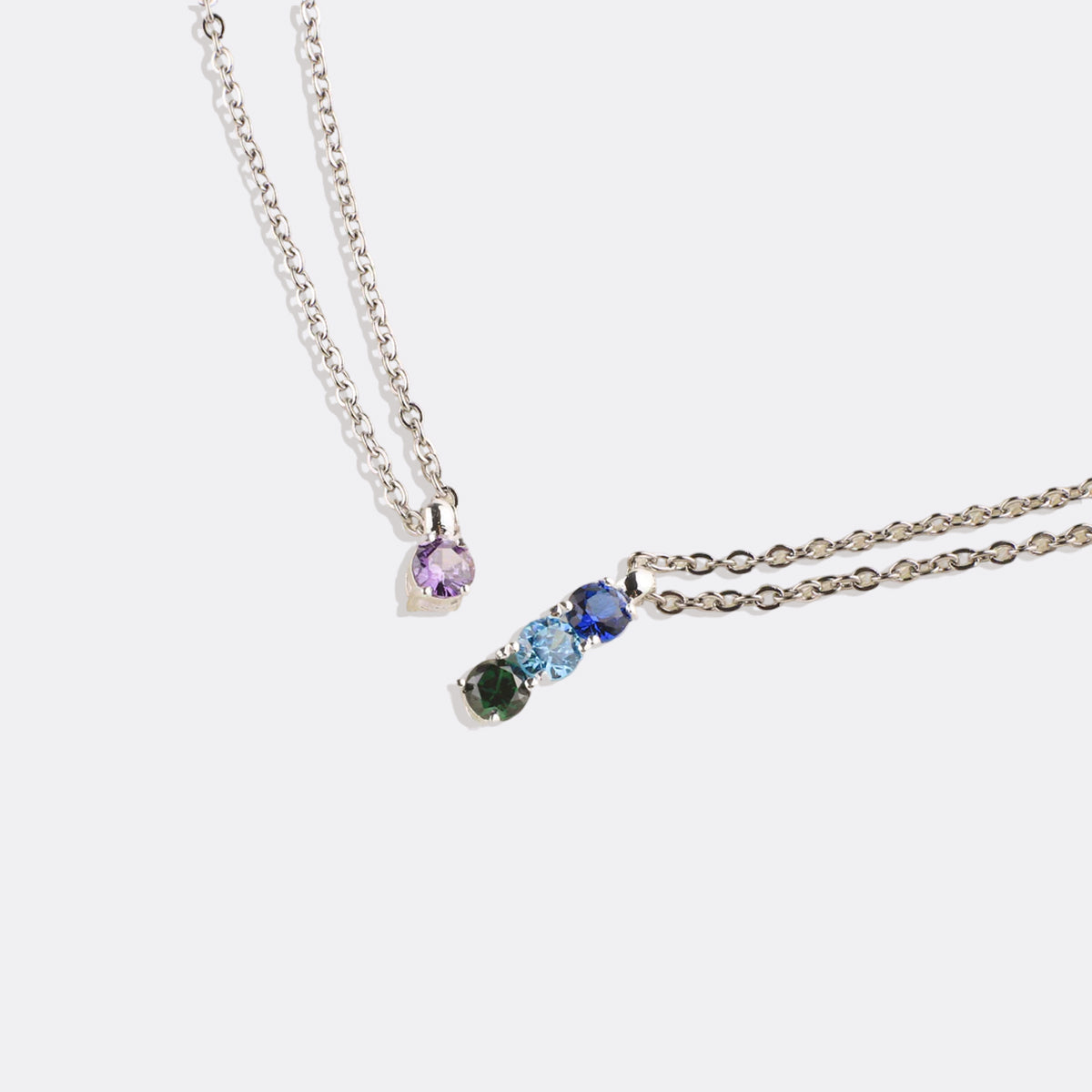 Collar con piedra de nacimiento familiar