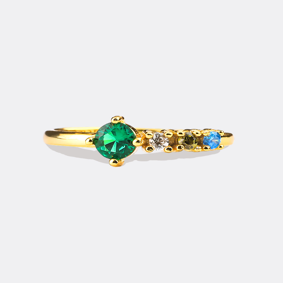 Anillo con piedras de nacimiento familiares