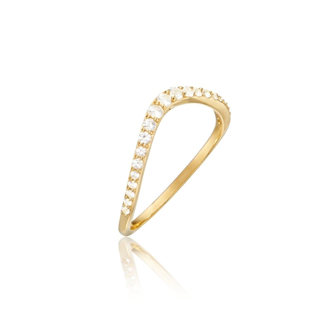 Anillo curvo de oro con diamantes