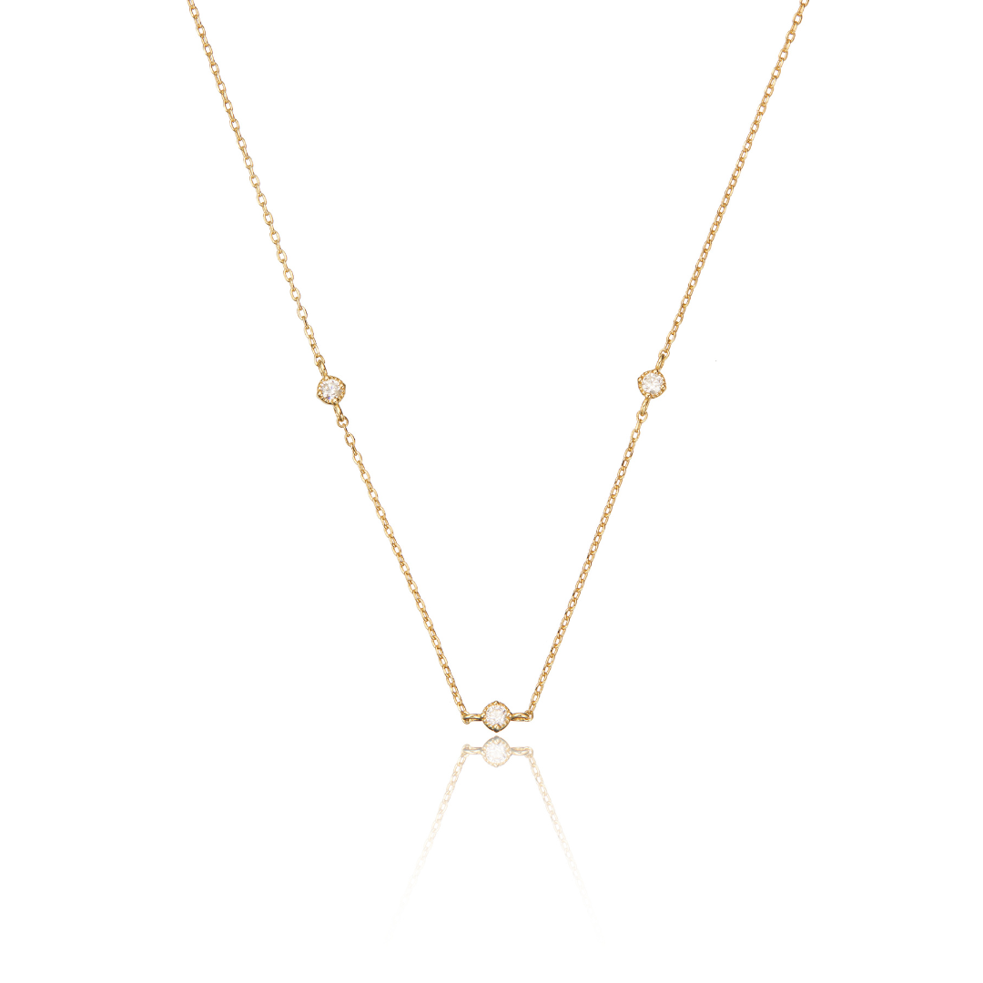 Collar de oro con tres diamantes