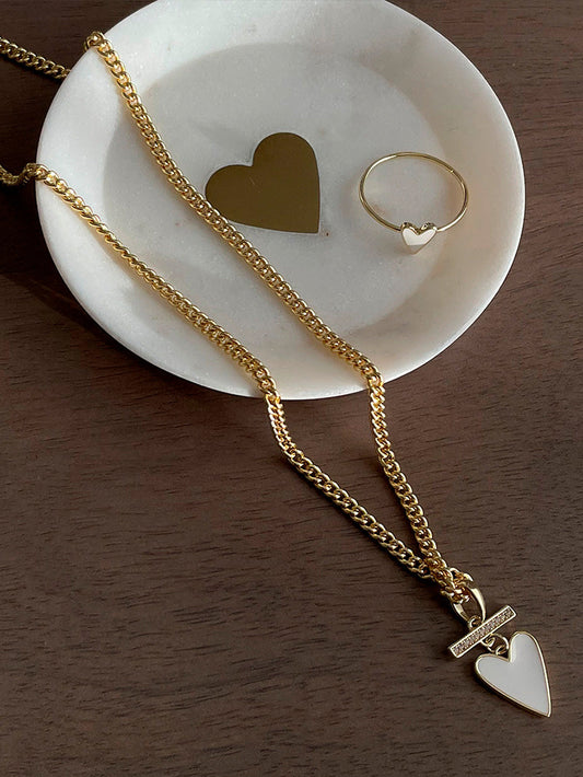 Plato de joyería con forma de corazón