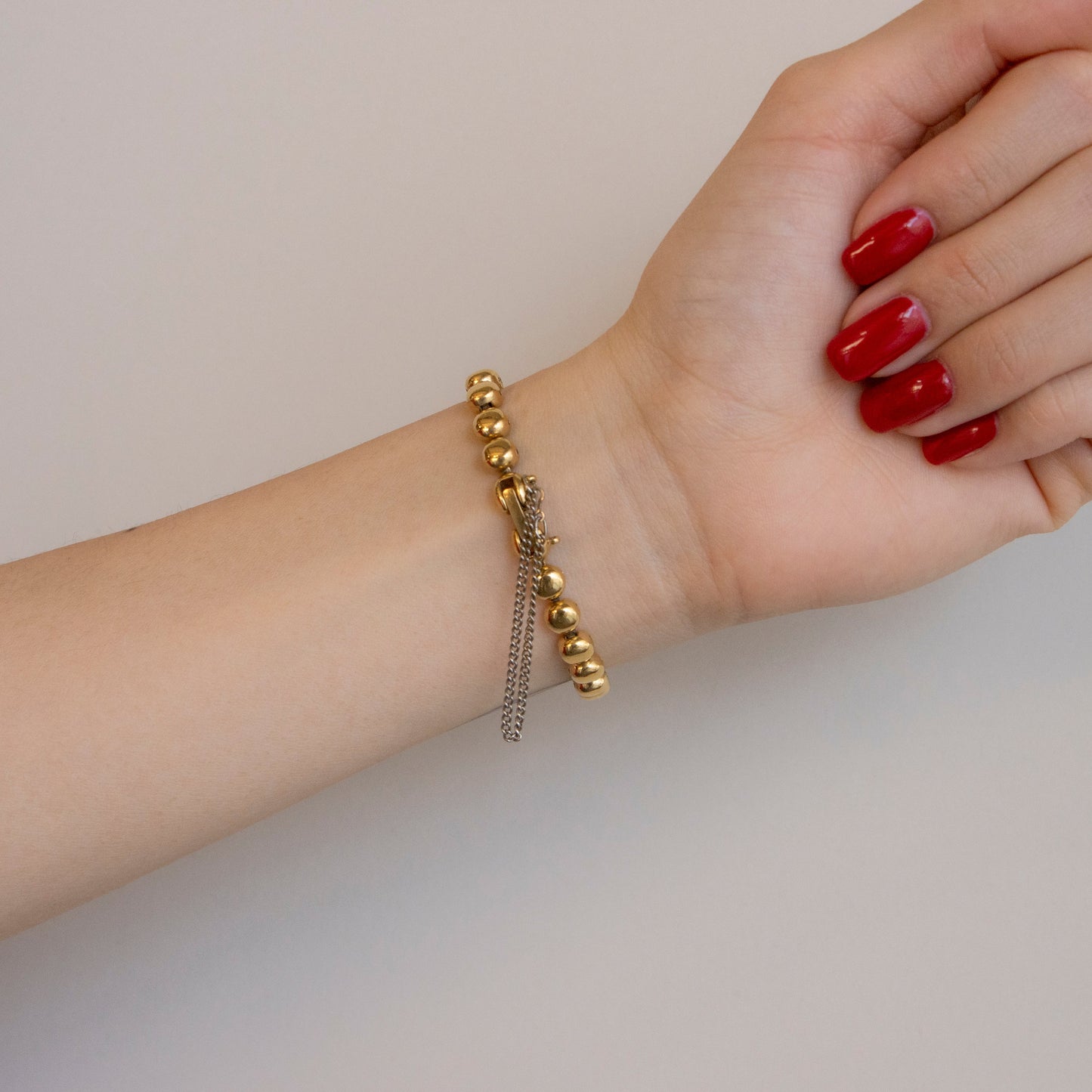 Vintage Seiko Dainty Beaded Round Gold Watch