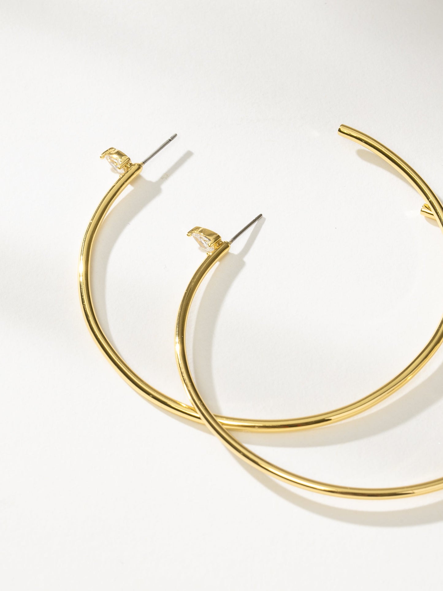 Toque de aros femeninos