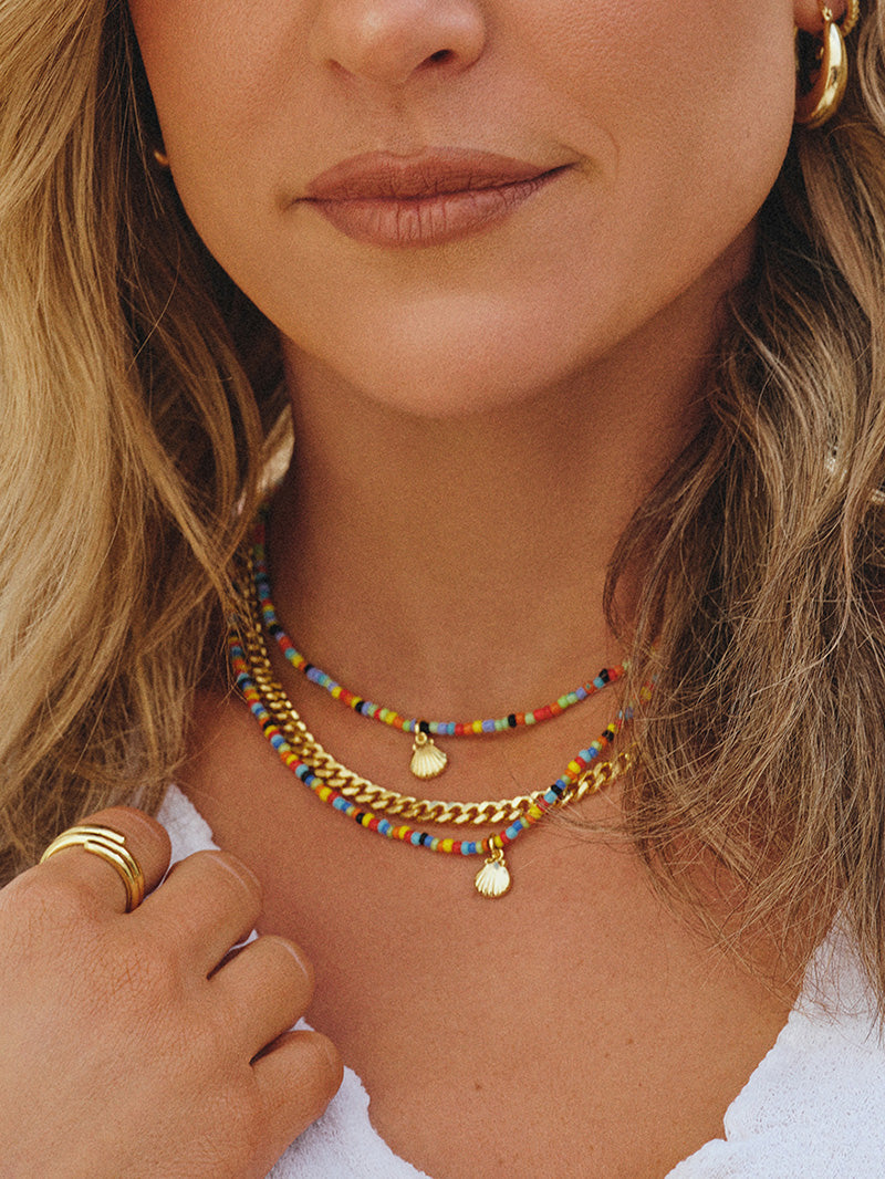 Collar de conchas con cuentas