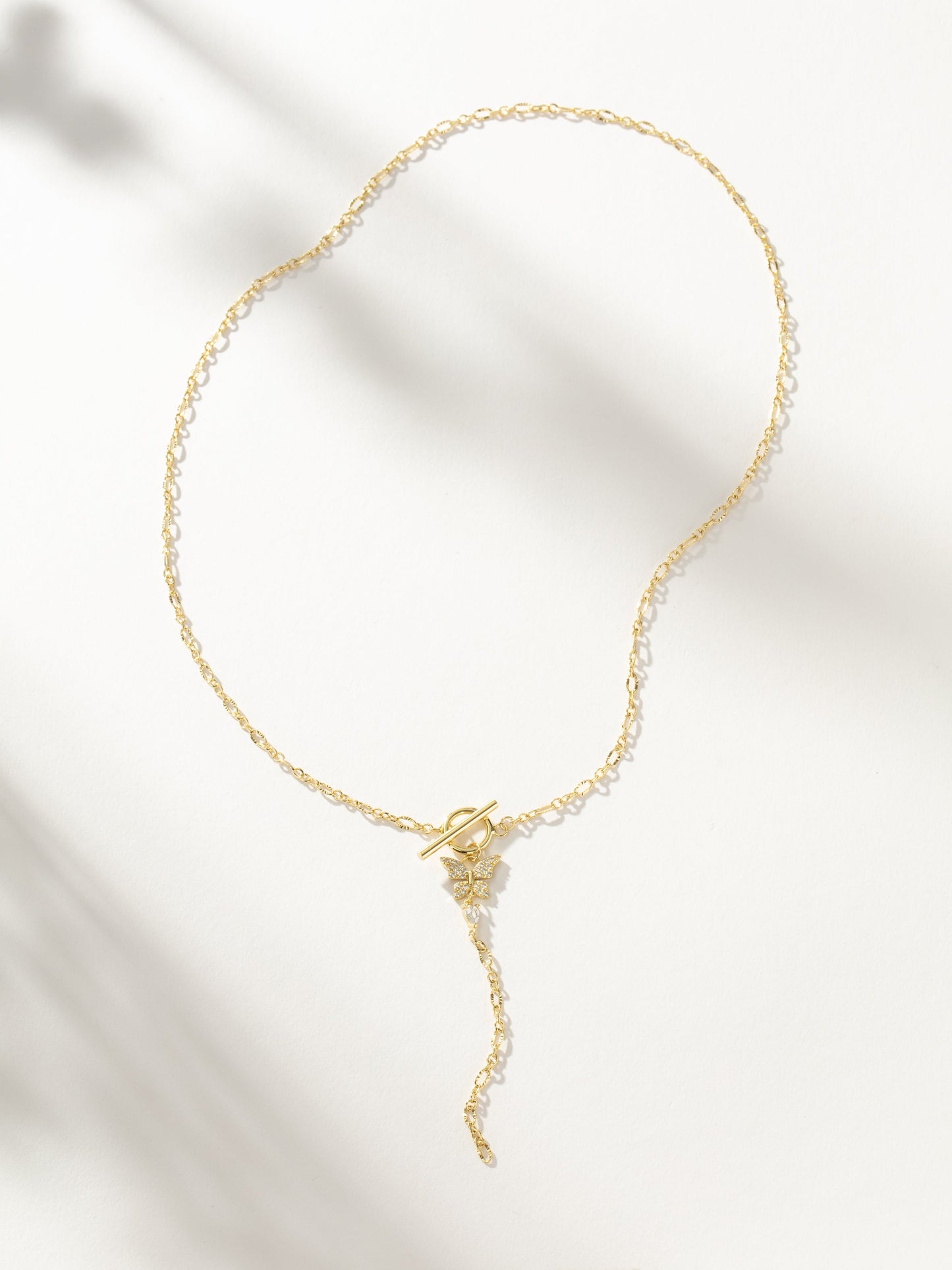 Collar de lazo de mariposa