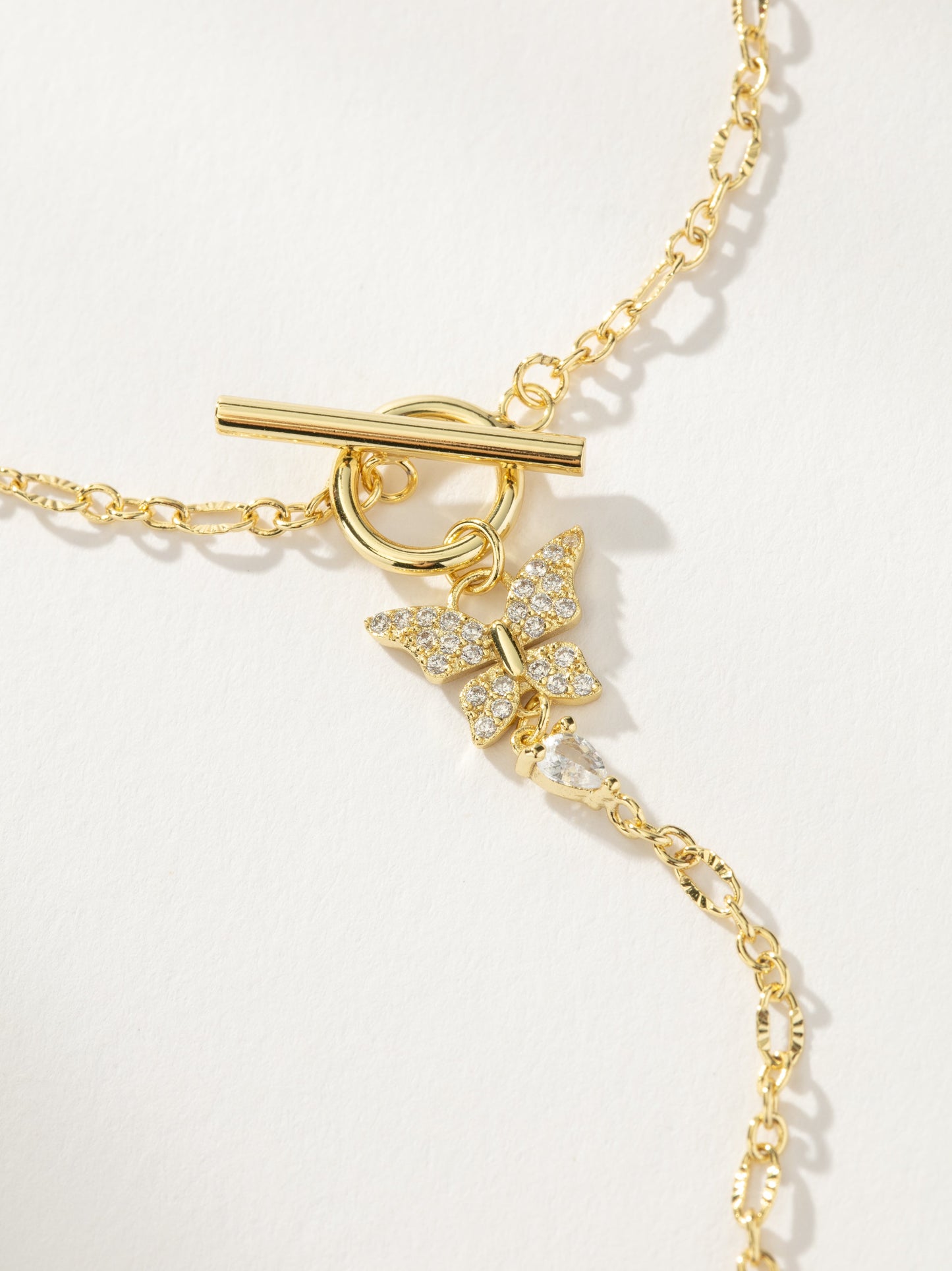 Collar de lazo de mariposa