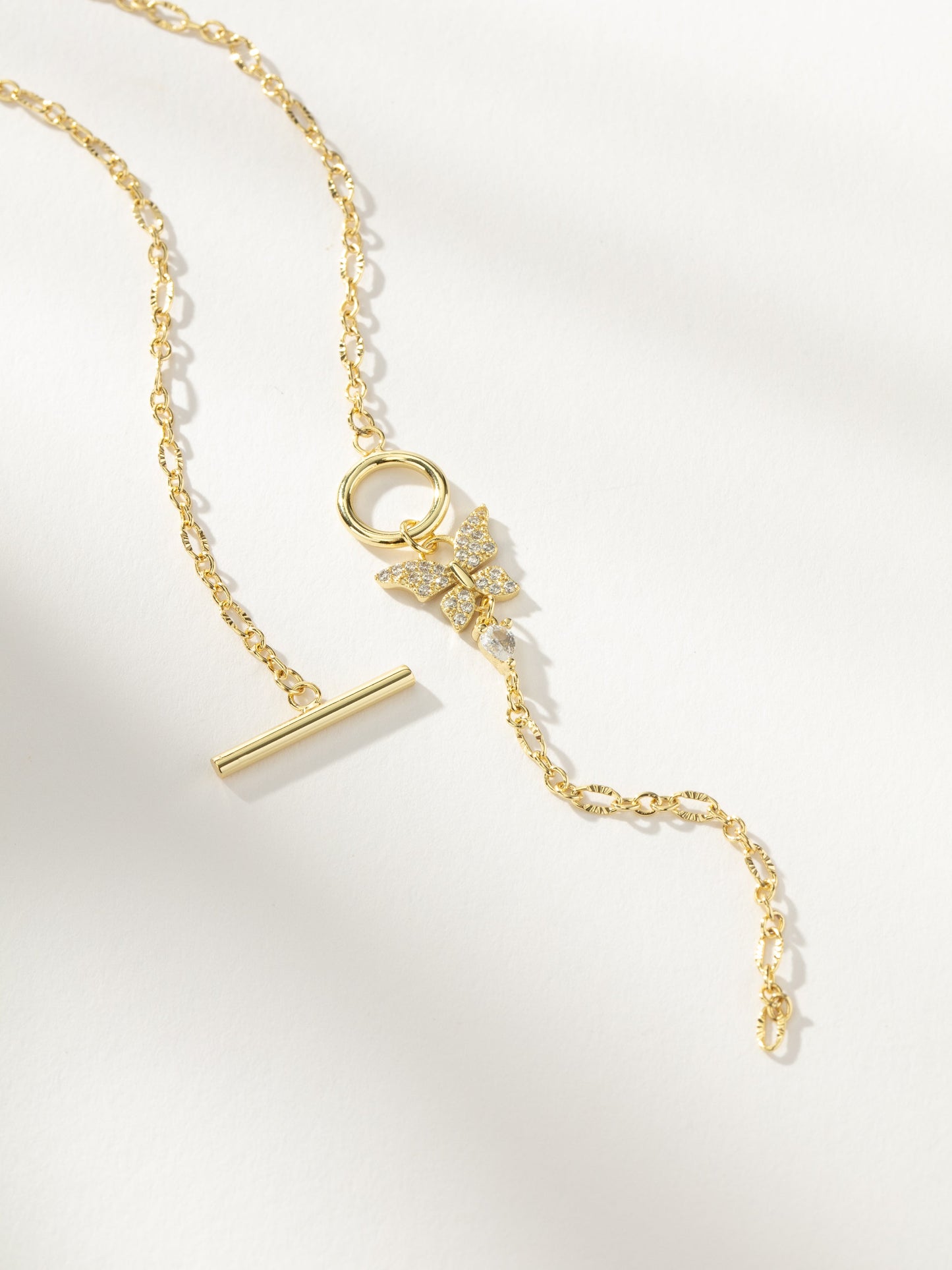 Collar de lazo de mariposa