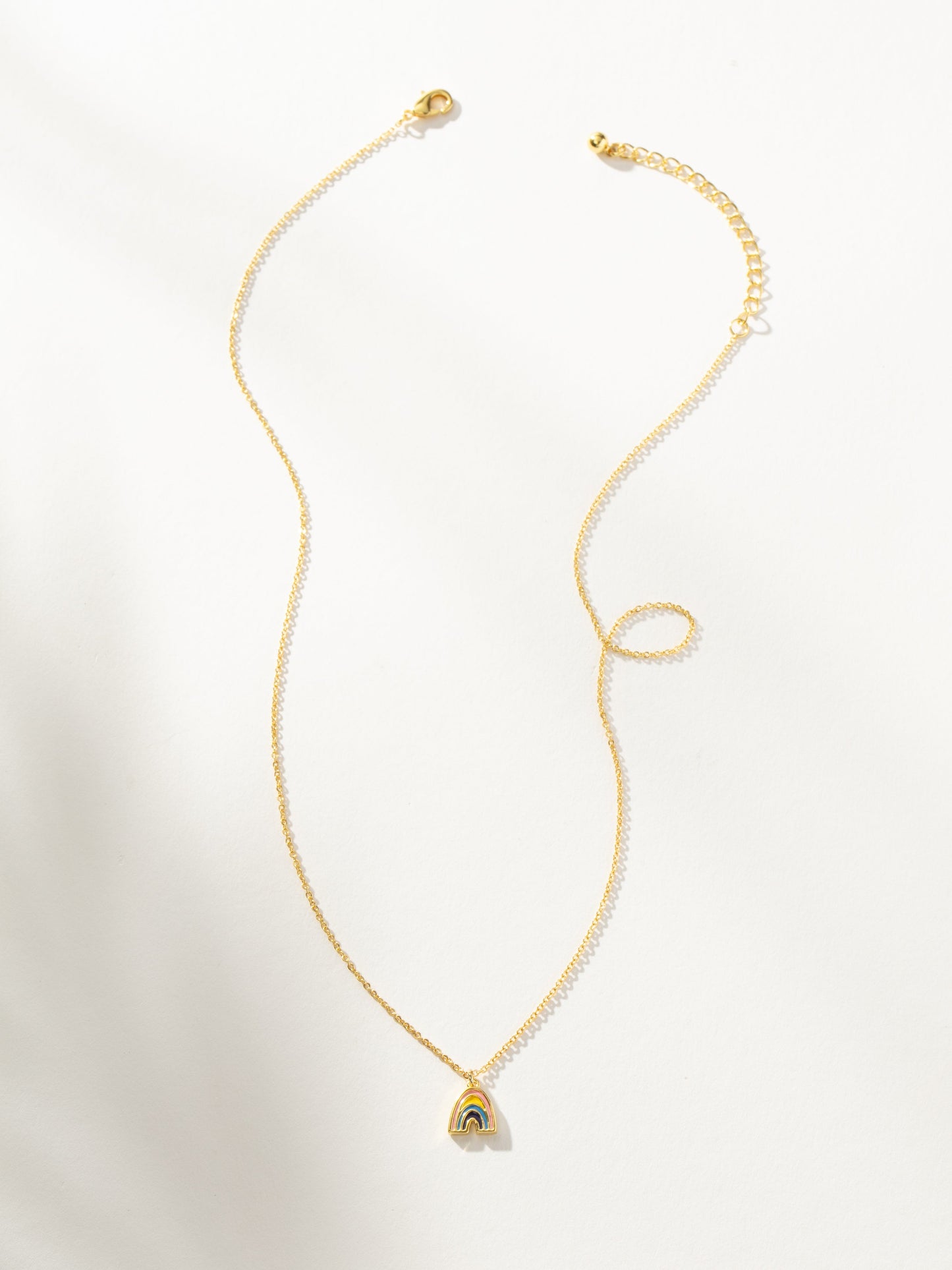 Mini collar con colgante de arcoíris