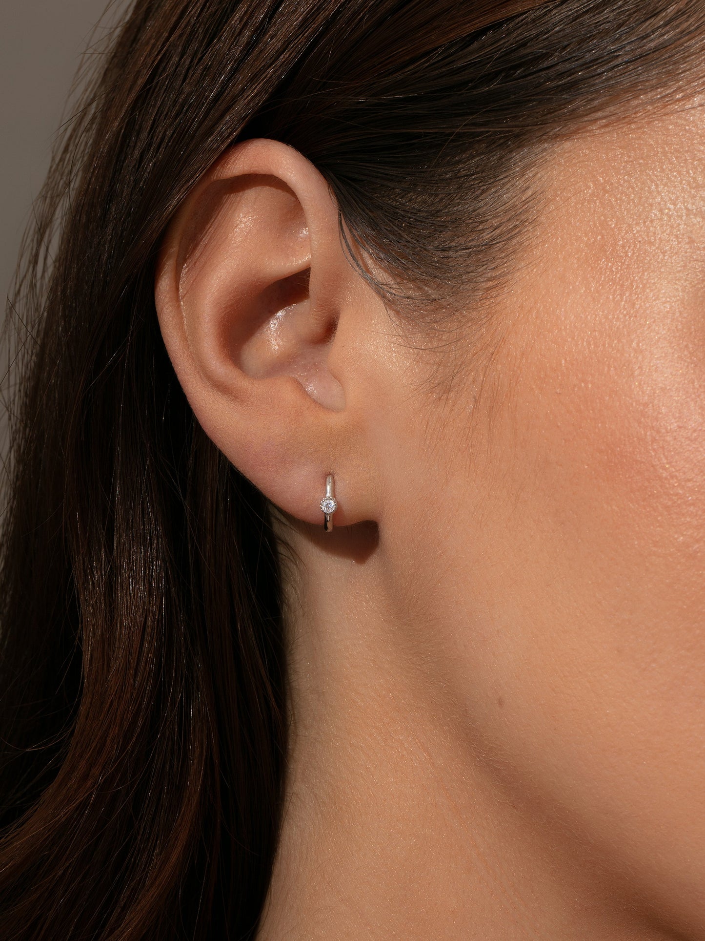 Pendientes Huggie Center Stage