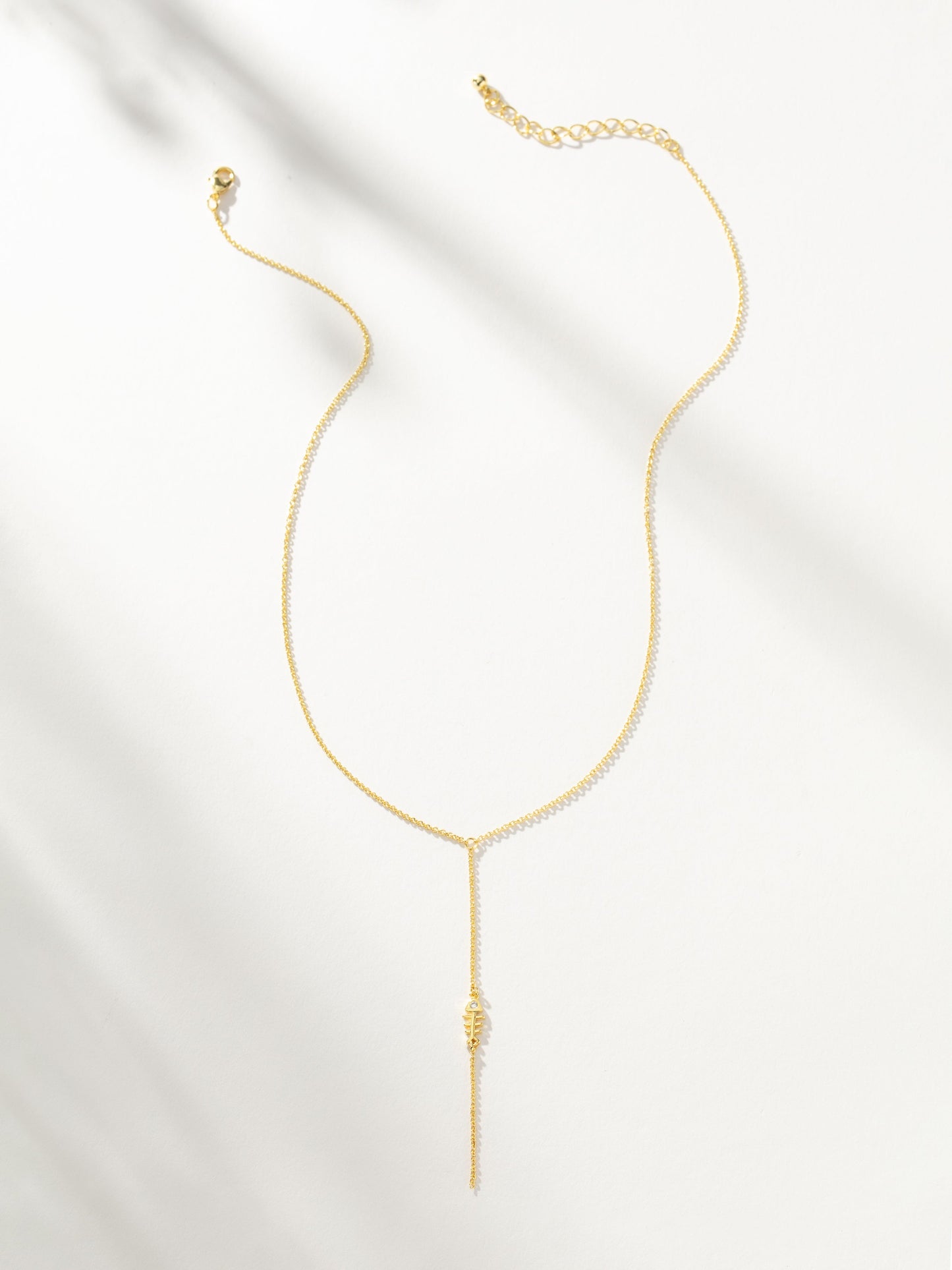 Collar de lazo con espina de pescado