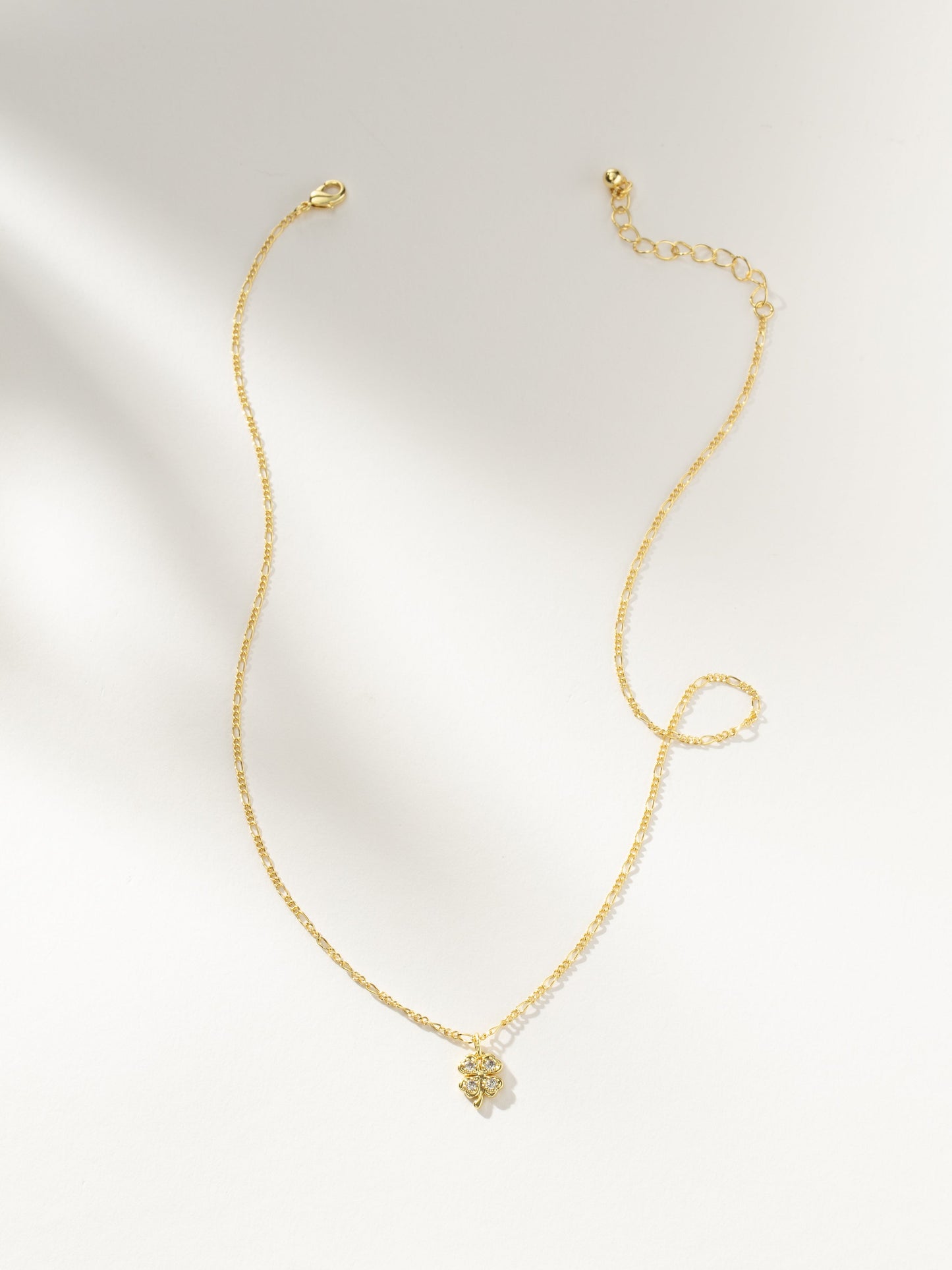 Collar de trébol de cuatro hojas